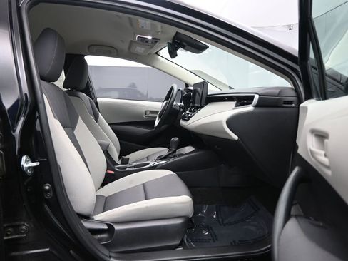 Used 2024 Toyota Corolla LE image 31