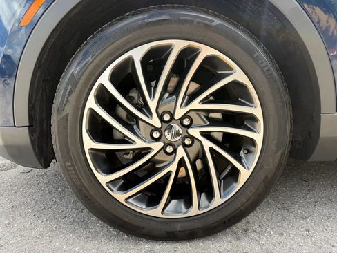 Used 2020 Lincoln Nautilus Reserve image 19