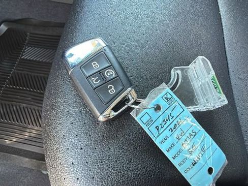 Used 2021 Volkswagen Atlas SE image 29