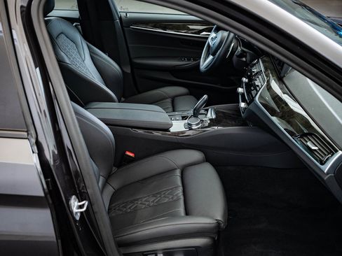 Used 2023 BMW 540i w/ M Sport Package image 23