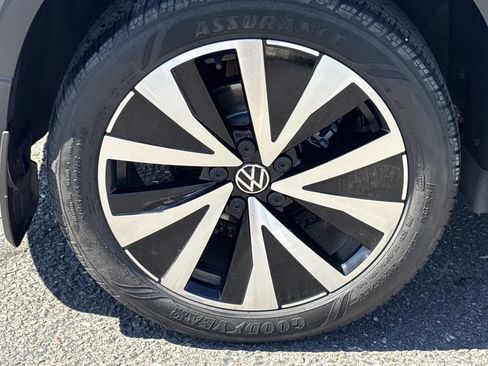 Used 2023 Volkswagen Taos SE image 7