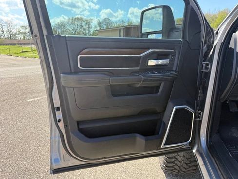 Used 2024 RAM 2500 Laramie AWD/4WD image 15