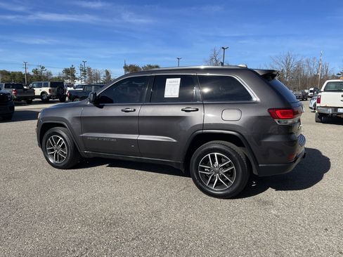 Used 2021 Jeep Grand Cherokee Laredo w/ Trailer Tow Group IV AWD/4WD image 6