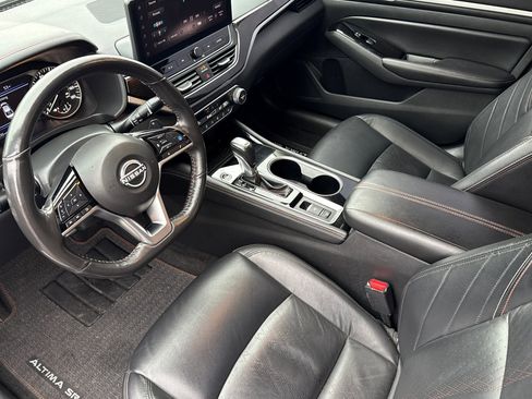 Used 2024 Nissan Altima 2.0 SR image 11