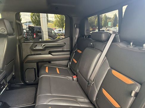 Used 2024 GMC Sierra 1500 AT4 w/ Technology Package AWD/4WD image 26
