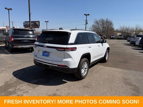 Used 2023 Jeep Grand Cherokee Laredo image 7