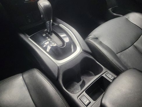 Used 2016 Nissan Rogue SL w/ SL Premium Package image 26