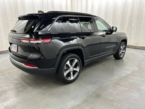 Used 2023 Jeep Grand Cherokee 4WD 4xe image 4