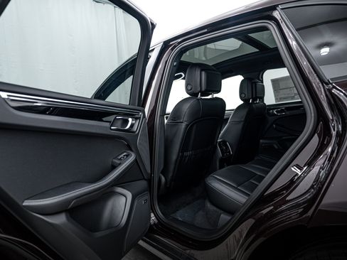 Certified 2026 Porsche Macan image 21