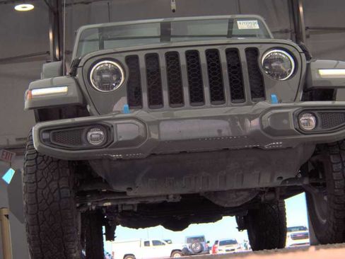 Used 2023 Jeep Wrangler Unlimited Sahara image 4