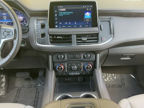 Used 2023 Chevrolet Tahoe Z71 w/ Luxury Package image 24