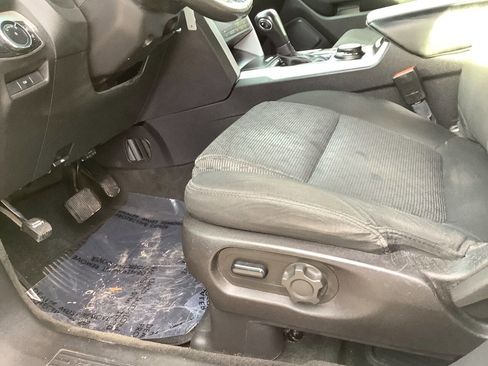 Used 2015 Ford Explorer XLT image 37