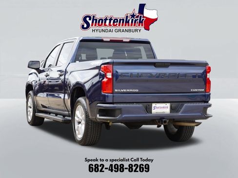 Used 2020 Chevrolet Silverado 1500 Custom w/ Custom Value Package AWD/4WD image 8