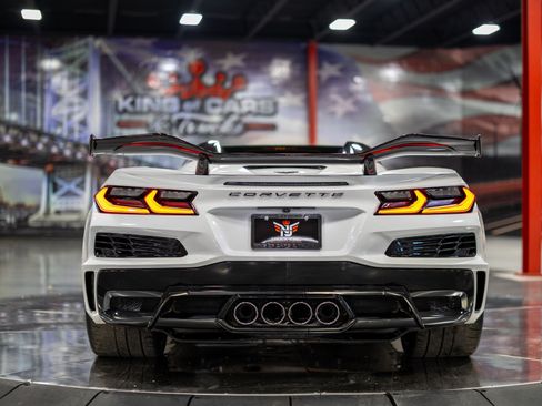 Used 2023 Chevrolet Corvette Z06 w/ Z07 Performance Package RWD image 23