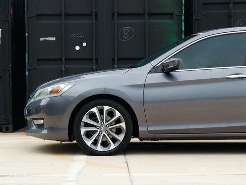 Used 2014 Honda Accord Sport image 26