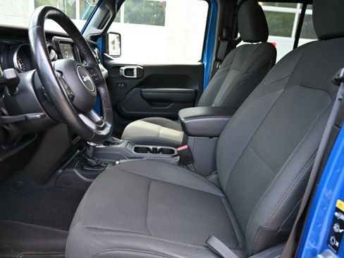 Used 2022 Jeep Gladiator Sport AWD/4WD image 18