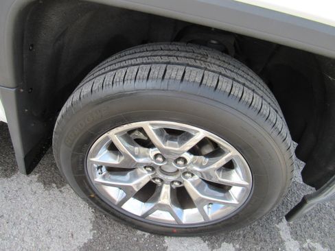 Used 2014 GMC Sierra 1500 SLT w/ SLT Crew Cab Value Package AWD/4WD image 12