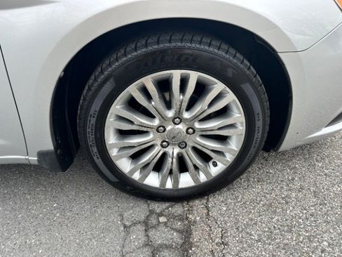 Used 2012 Chrysler 200 Limited image 14