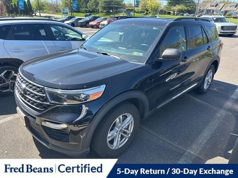 Used 2023 Ford Explorer XLT w/ Equipment Group 202A AWD/4WD image 3