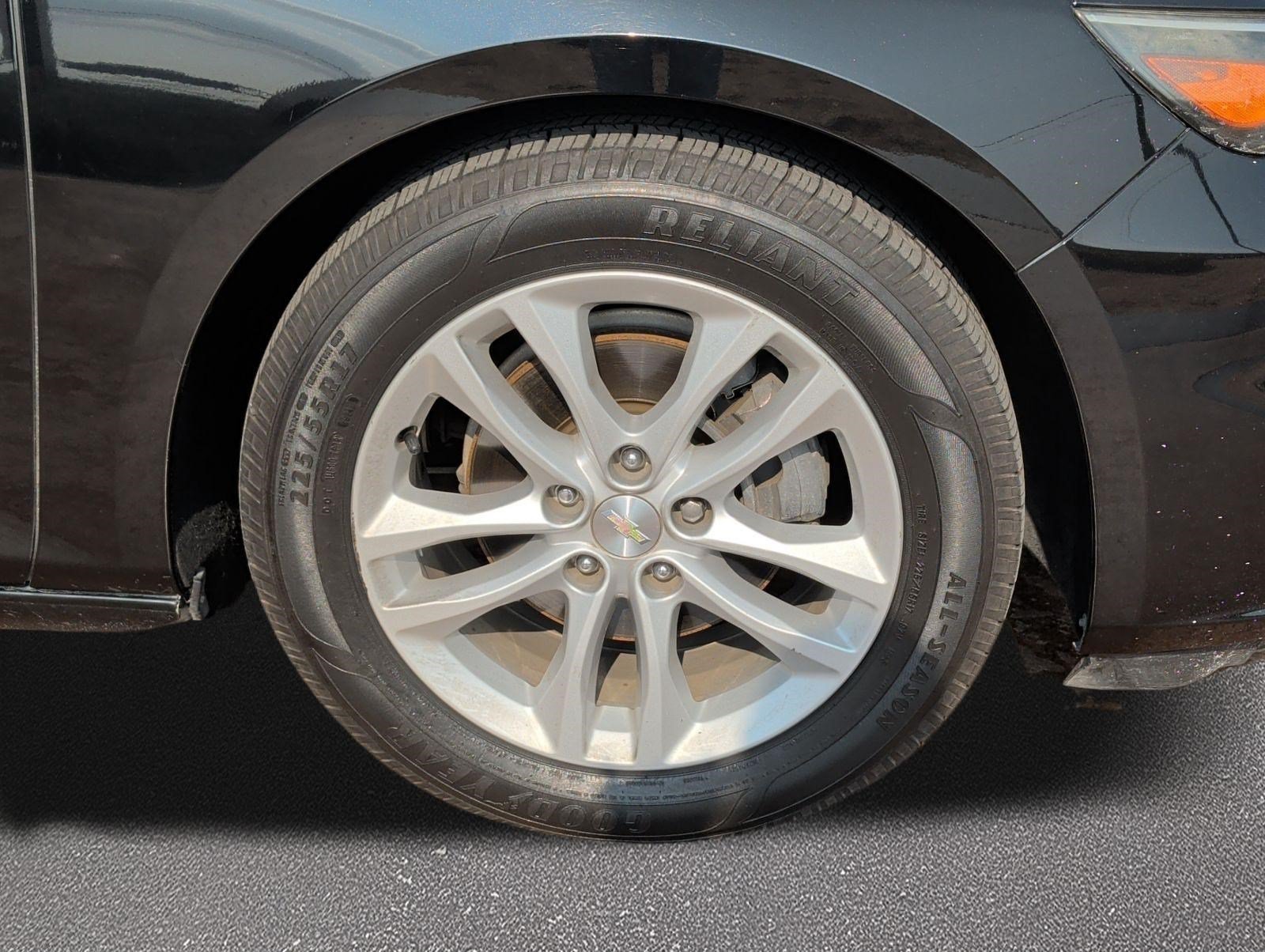Used 2017 Chevrolet Malibu LT FWD image 7