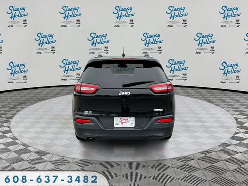 Used 2016 Jeep Cherokee Latitude w/ Cold Weather Group FWD image 6