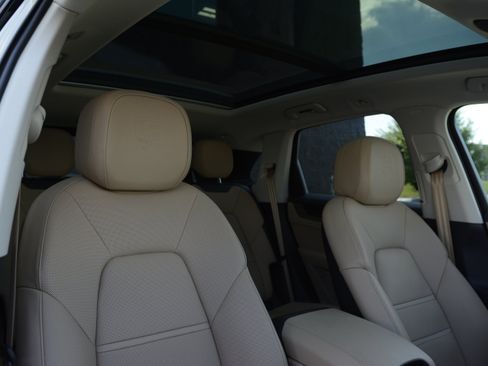 Certified 2026 Porsche Cayenne AWD/4WD image 26
