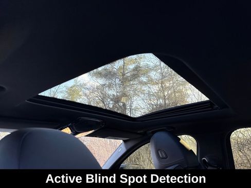 Used 2023 BMW 330i xDrive Sedan w/ M Sport Package image 25