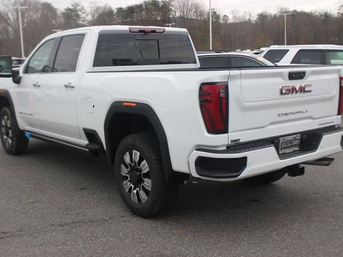 New 2026 GMC Sierra 2500 Denali w/ Denali Reserve Package image 5