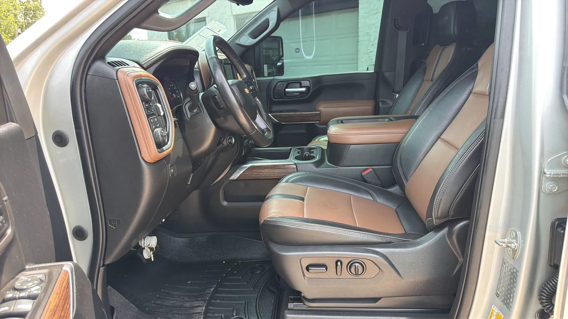 Used 2021 Chevrolet Silverado 2500 High Country w/ Z71 Off-Road Package AWD/4WD image 8