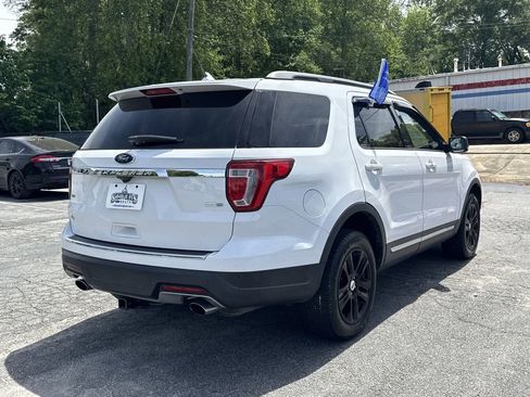 Used 2018 Ford Explorer XLT w/ Equipment Group 202A AWD/4WD image 7