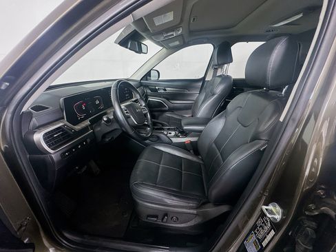 Used 2023 Kia Telluride EX w/ EX Captain's Chair Package FWD image 13