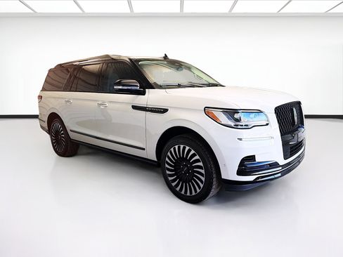 Used 2024 Lincoln Navigator L Black Label image 3