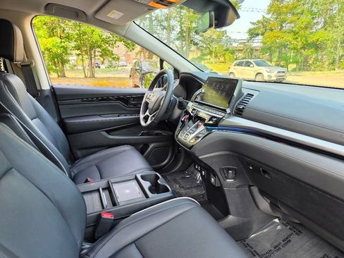 Used 2025 Honda Odyssey Touring image 11