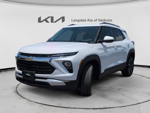 Used 2025 Chevrolet TrailBlazer LT AWD/4WD image 11