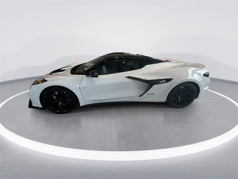 Used 2025 Chevrolet Corvette ZR1 w/ Stealth Interior Trim Package image 5