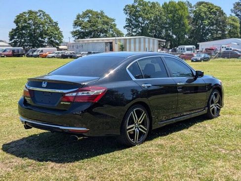 Used 2017 Honda Accord Sport image 3