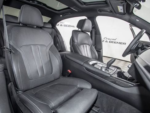 Used 2020 BMW 740i w/ M Sport Package RWD image 47