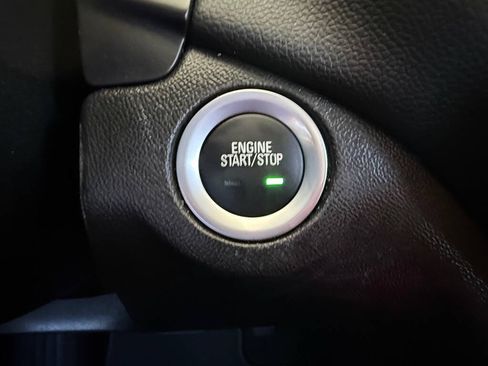 Used 2019 Chevrolet Equinox LT FWD image 13