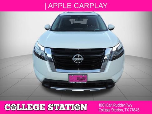 Certified 2024 Nissan Pathfinder Platinum w/ Cargo Package FWD image 9