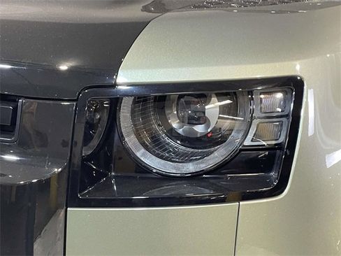 Used 2020 Land Rover Defender 110 First Edition image 11