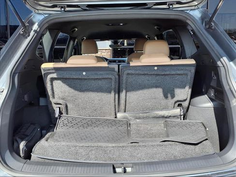 Used 2022 Volkswagen Tiguan SE image 4