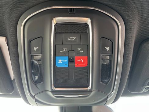 Used 2025 Jeep Grand Cherokee Trailhawk w/ Advanced Protech Group II AWD/4WD image 27