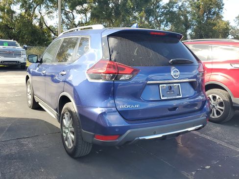 Used 2019 Nissan Rogue SV image 4