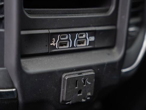 Used 2019 RAM 1500 Laramie image 45