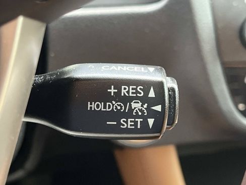 Used 2022 Lexus RX 450h AWD w/ Premium Package image 42