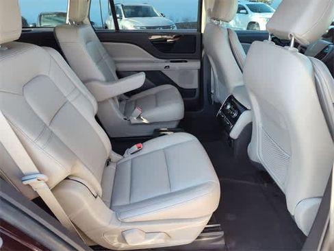 Used 2024 Lincoln Aviator AWD w/ Premium Package image 19