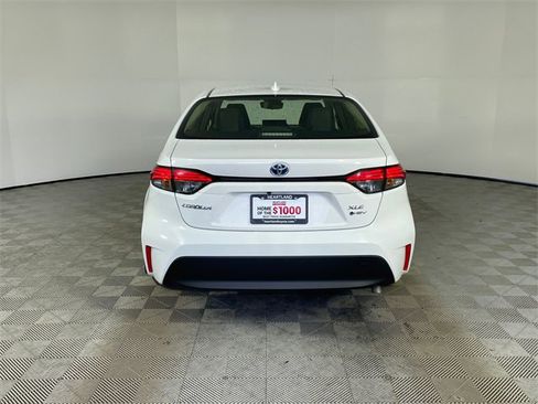 Used 2025 Toyota Corolla XLE image 24