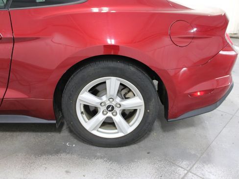 Used 2018 Ford Mustang Coupe RWD image 16