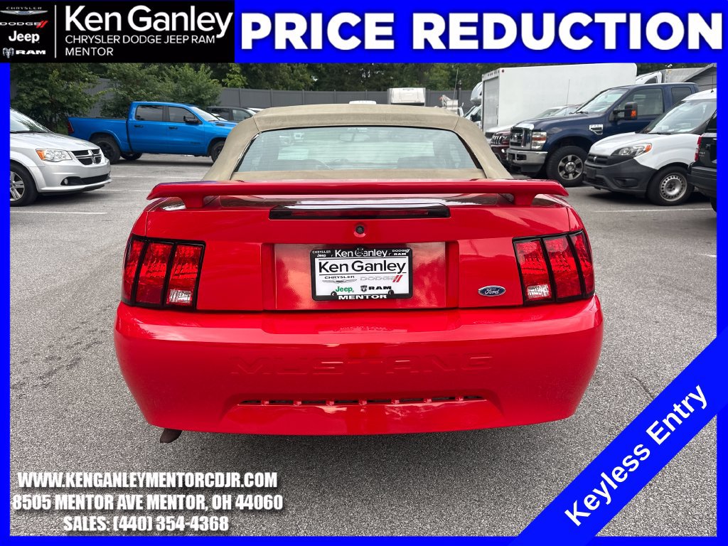 Used 2003 Ford Mustang Convertible RWD image 8