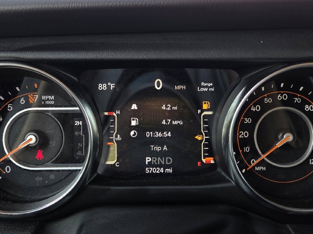 Used 2022 Jeep Wrangler Unlimited Sahara w/ Cold Weather Group AWD/4WD image 25